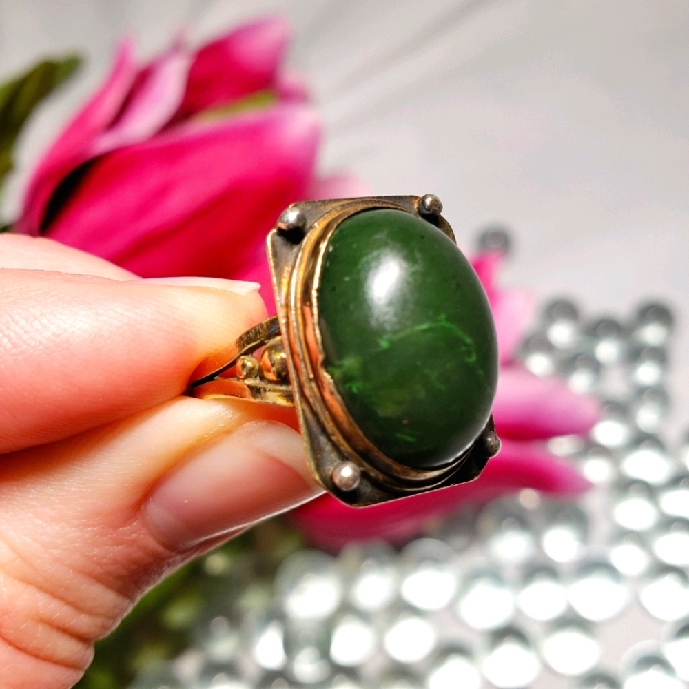 Vintage Dark Green Stone/Gold Ring